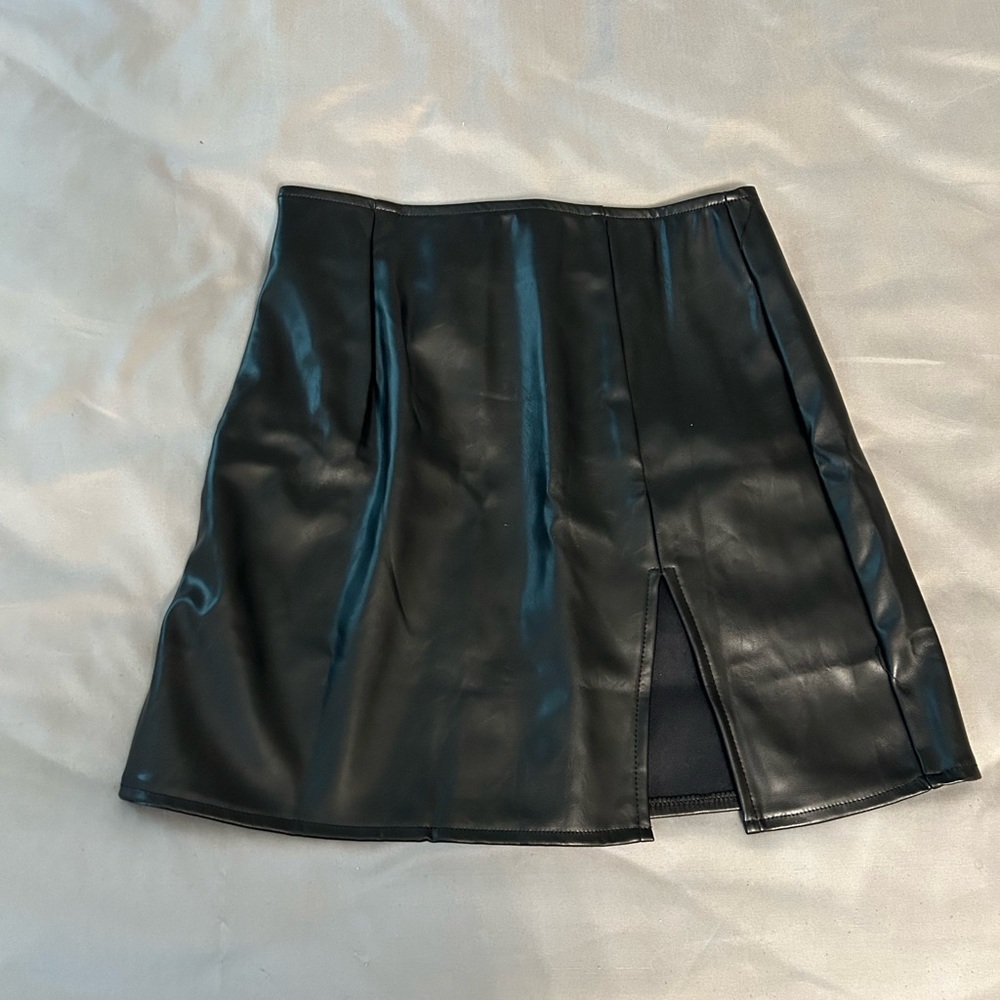 Womens faux leather skirt
